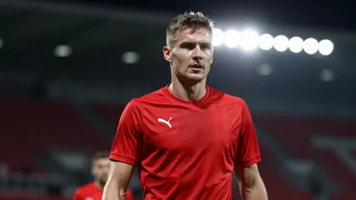 Raków Częstochowa wygrywa 4:0 w Malcie, łącznie 7:1 w dwumeczu, zapewniając awans w Lidze Konferencji, mimo 0 punktów w...